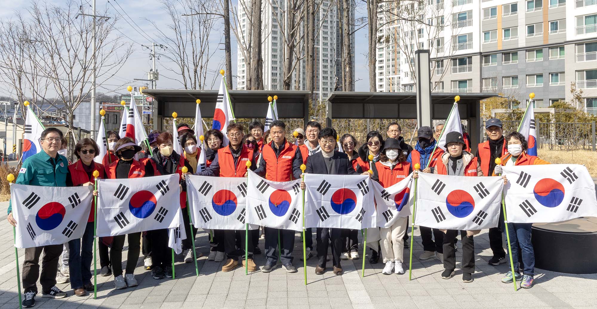 250227_신탄진동 3.1절맞이 태극기 달기 행사 이미지4