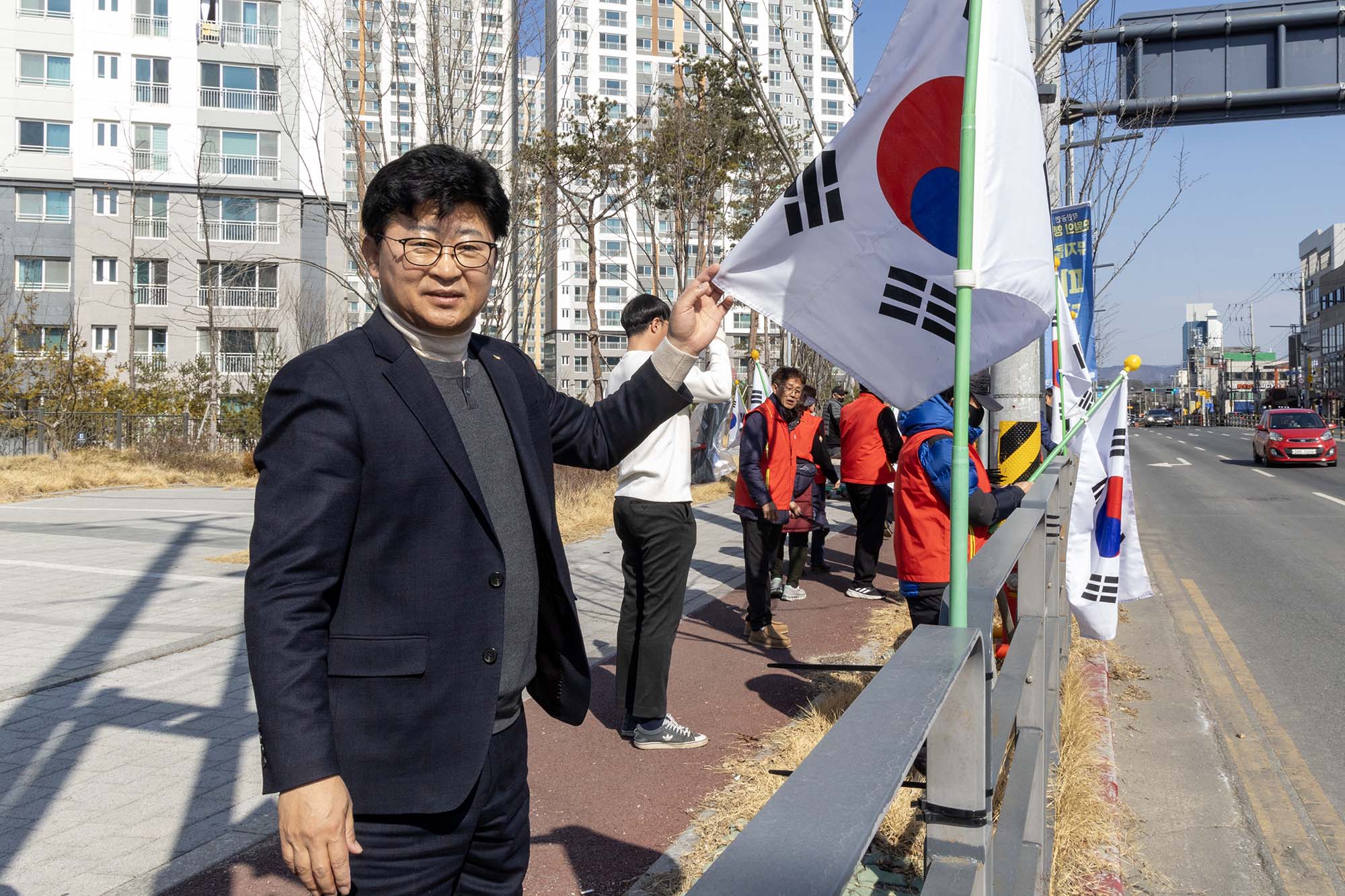 250227_신탄진동 3.1절맞이 태극기 달기 행사 이미지6