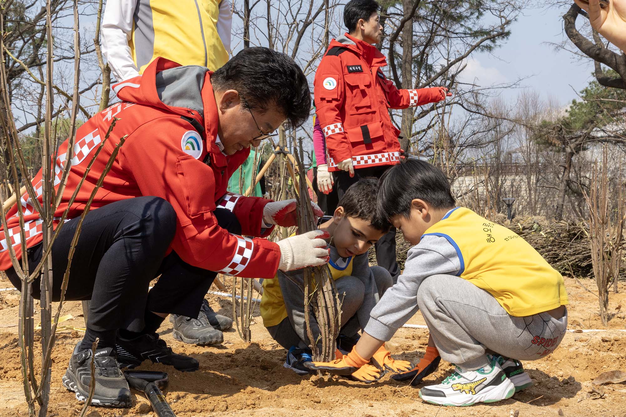 250403_오정근린공원 준공식 및 제80회 식목일 나무심기 행사 이미지5