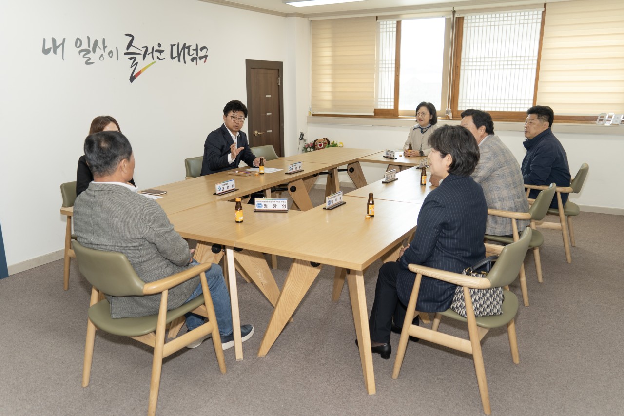 250411_한국자유총연맹대덕구지회, 영남지역 산불피해 복구를 위한 성금전달 이미지3