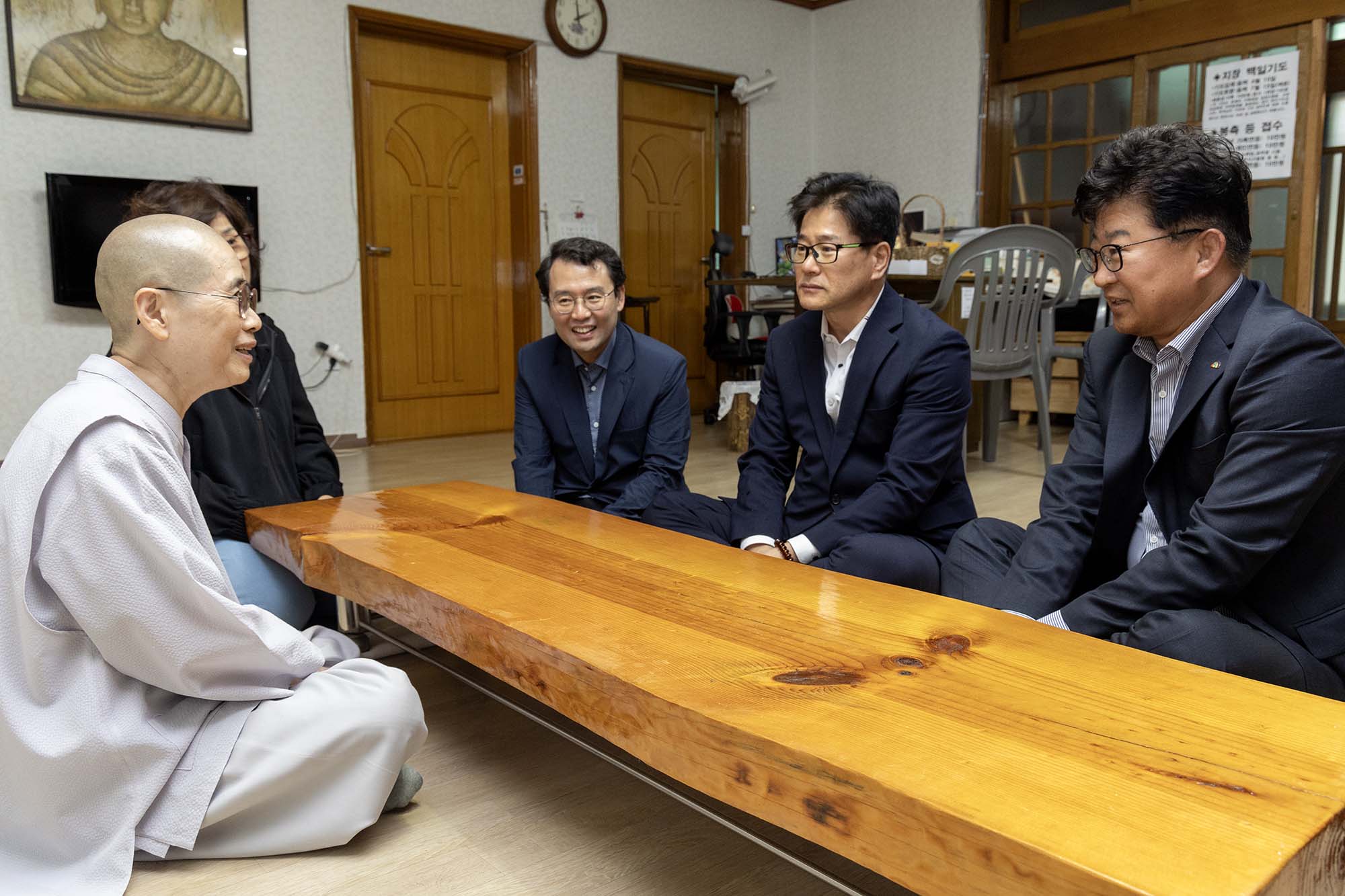 250501_부처님오신날 맞이 관내 사찰 방문 격려 미리보기 이미지