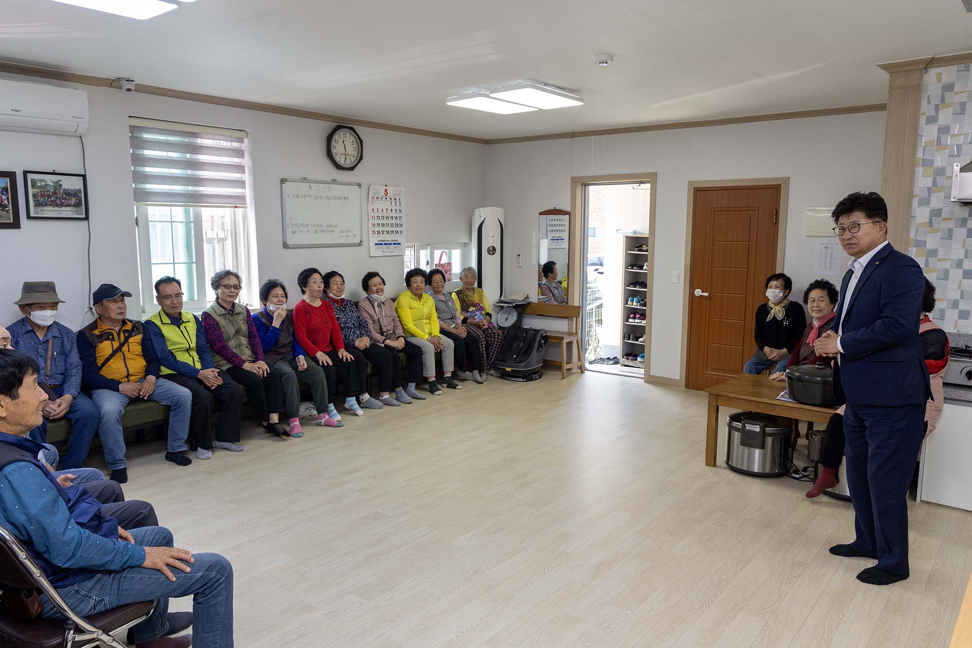 250513_중리동 됫말경로당 환경개선공사 완료 현장방문 미리보기 이미지