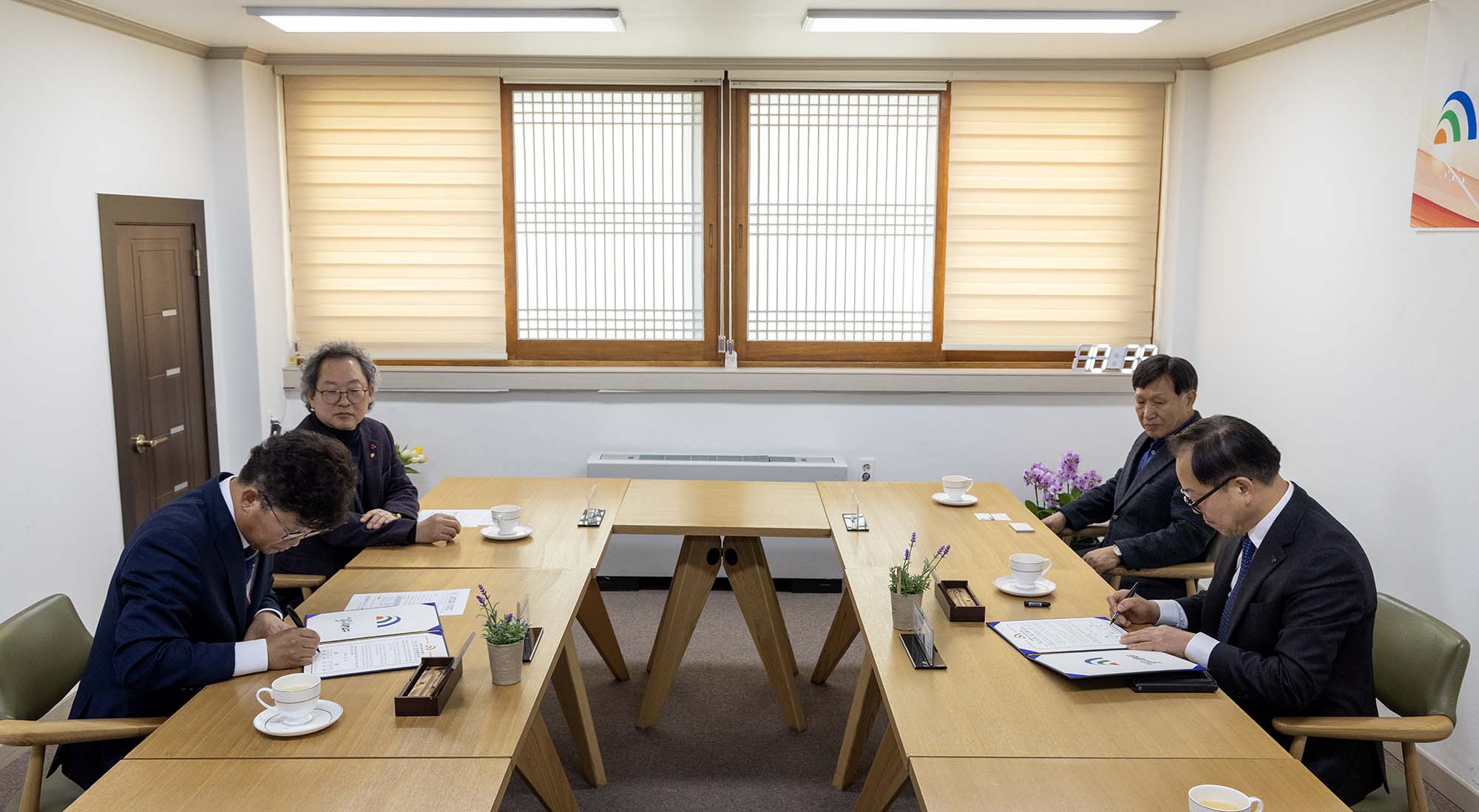 251217_대덕구 ↔ (사)아노복지재단, 대덕구시니어클럽 민간위탁 위·수탁 협약식 이미지1