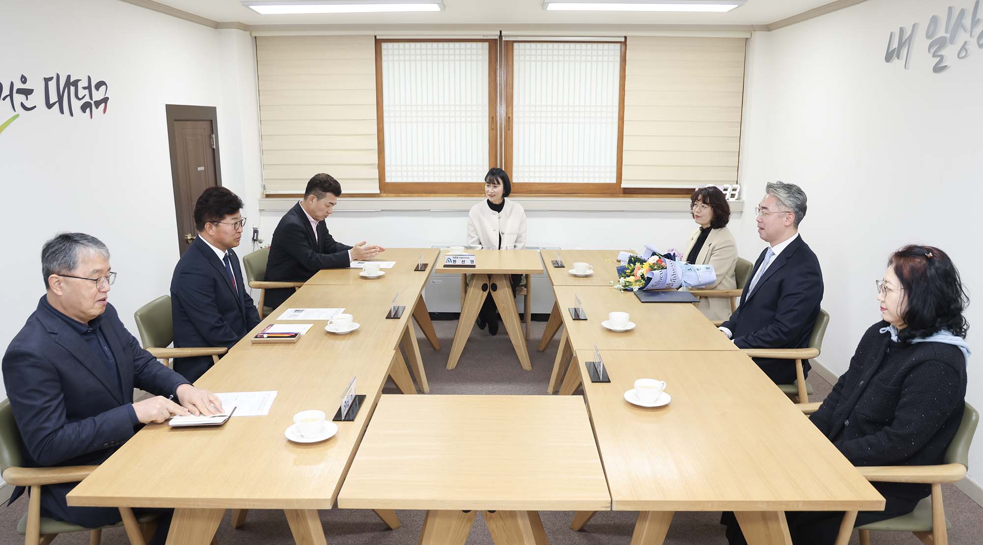 260116_면담 - 안전정책 혁신 유공 행정안전부장관 표창 수상자(송용석 대화동 안전협의체 부위원장) 이미지3