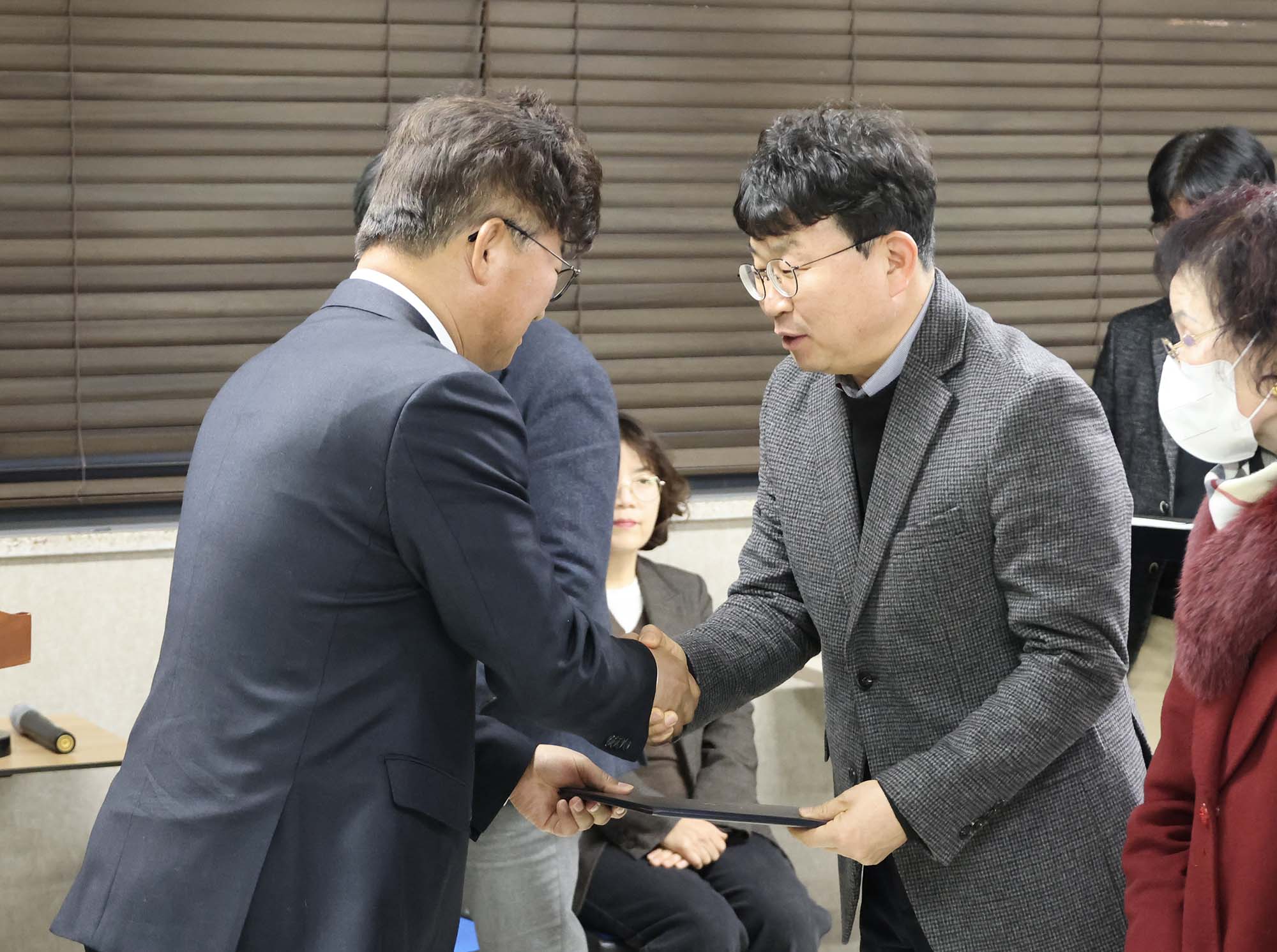 260206_대화동 주민자치회 신규위원 위촉장 수여 이미지1