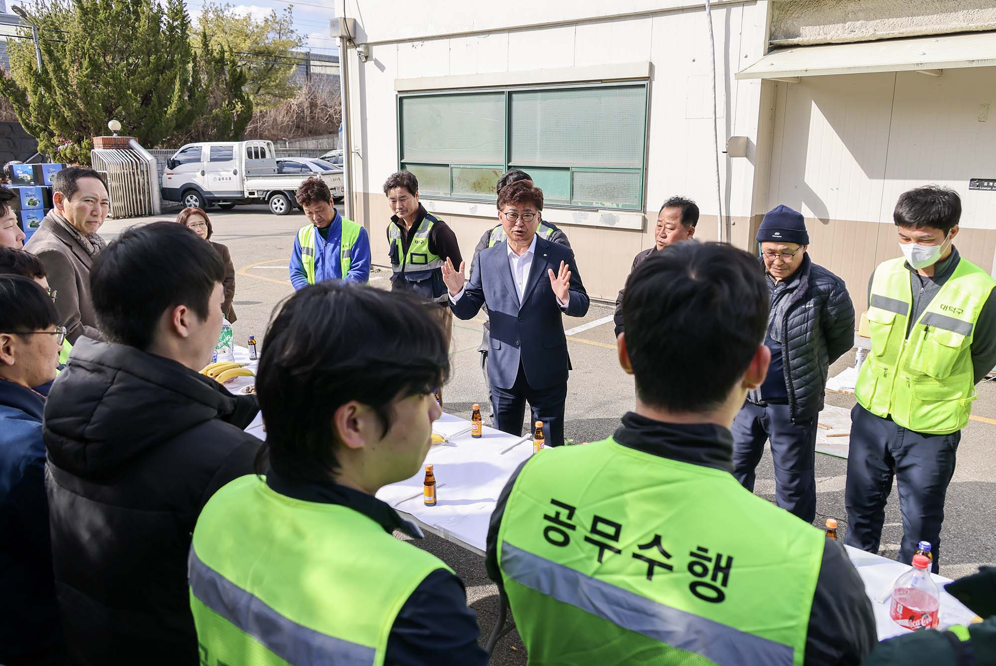 260303_환경관리요원 척사대회 격려 및 자원순환센터 점검 이미지1
