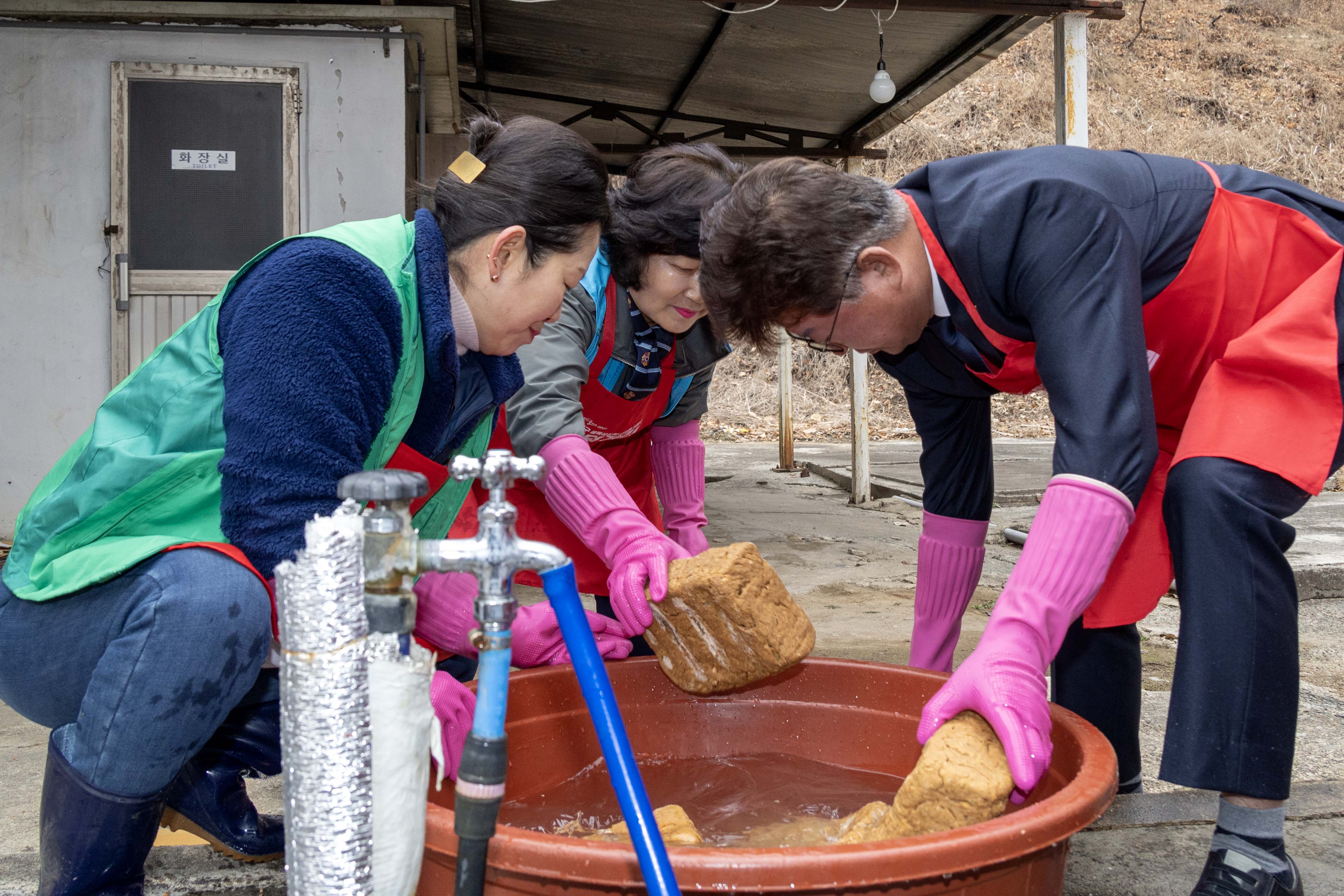 260309_여성단체협의회 주관 제20회 전통 장(醬) 담그기 행사 이미지2
