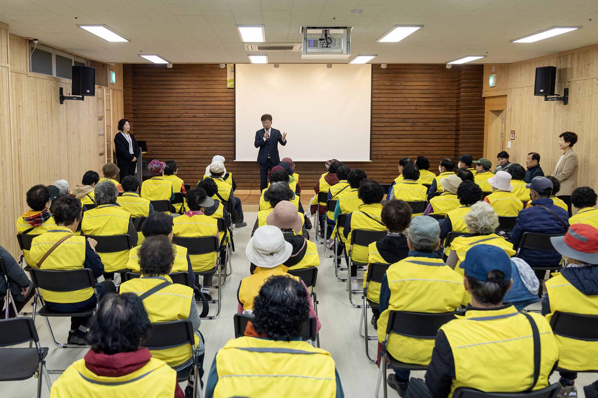 260408_법동종합사회복지관 노인일자리 참여자 안전교육 이미지3