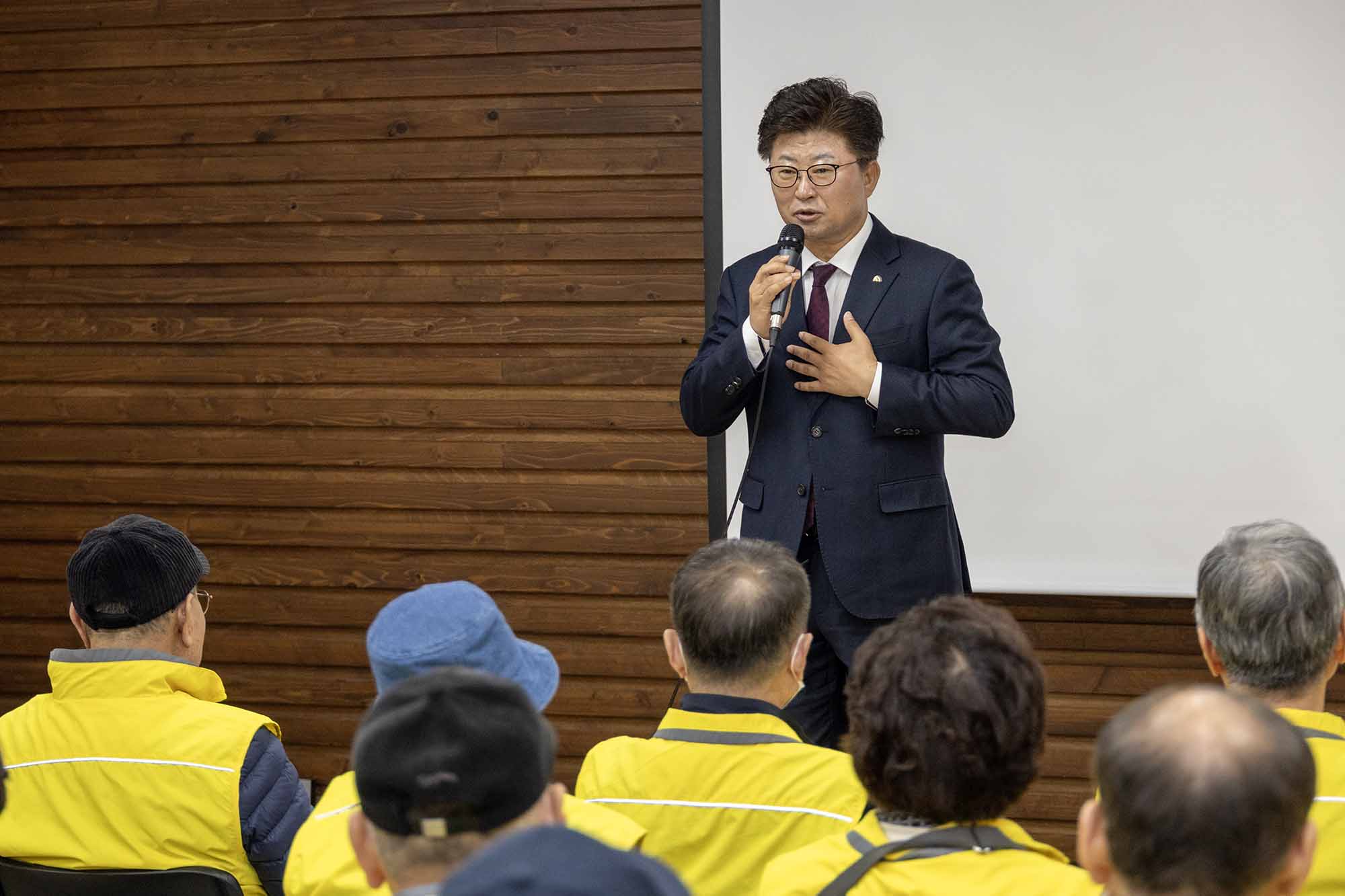 260414_법동종합사회복지관 노인일자리 참여자 안전교육 이미지1