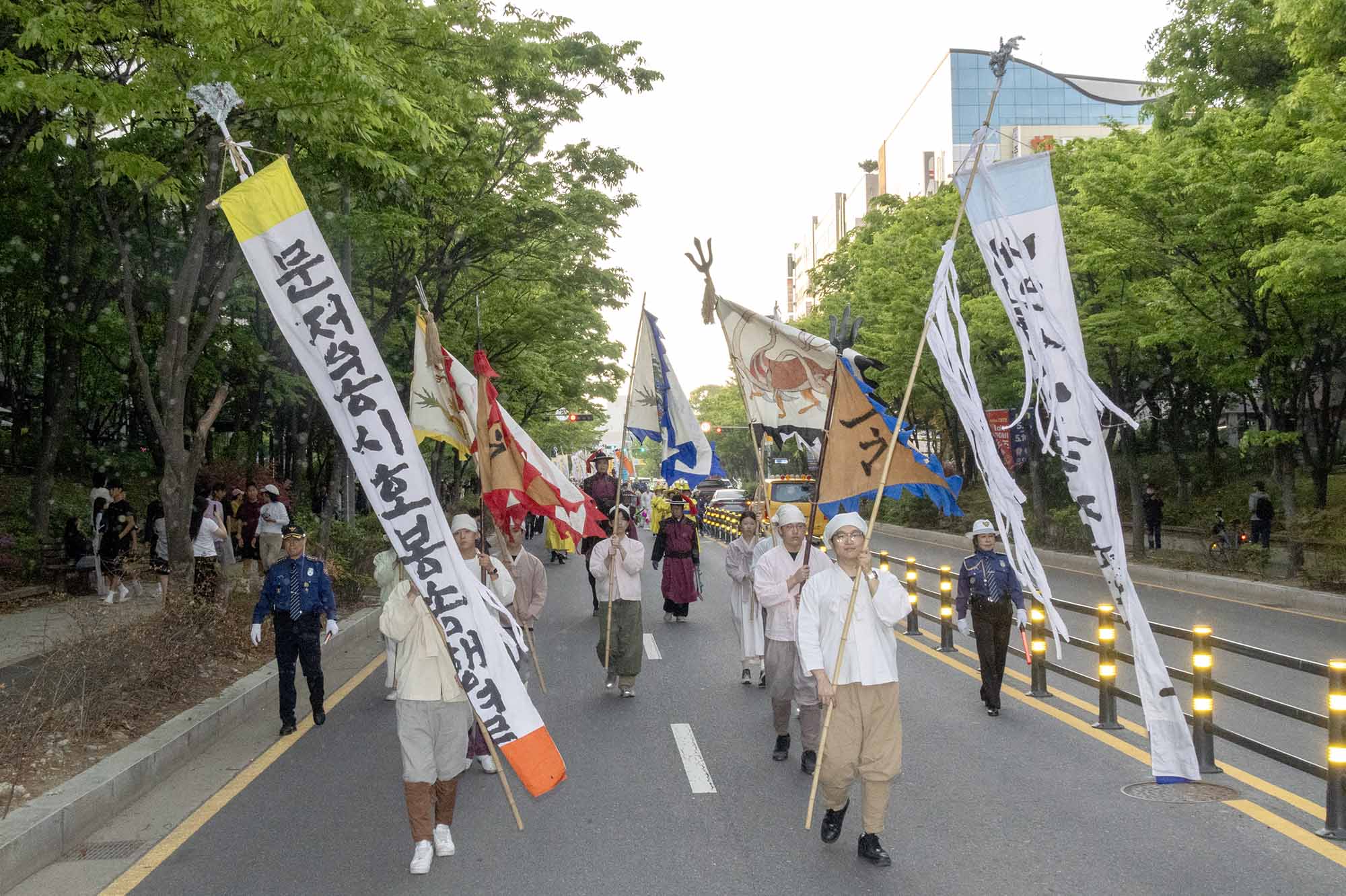 260425_제29회 동춘당문화제 문정공시호봉송행렬 이미지1
