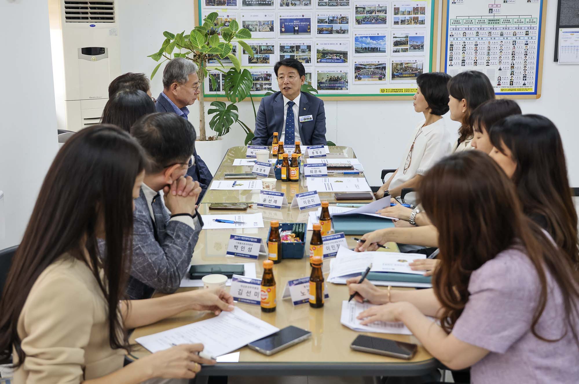 260911_유관단체 격려 방문(대덕구새마을회와 민주평화통일자문회의 대전대덕구협의회) 이미지6